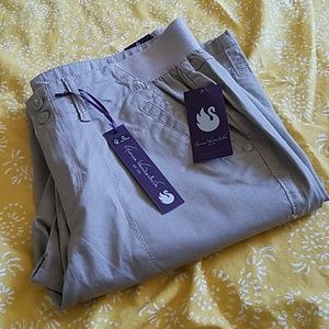 NWT Gloria Vanderbilt Khaki Shorts